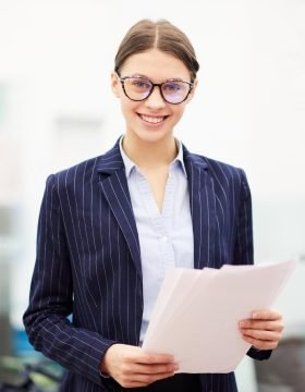 Young Secretary 5dxzljb.jpg